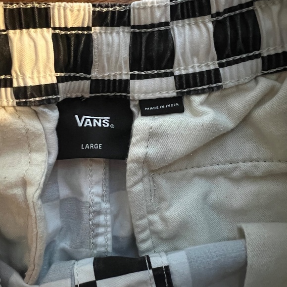 Vans Boys Large Checkerboard Pull-On Shorts Black White Skate Style - Picture 5 of 6